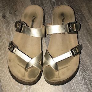 Outwoods Gold Footbed Sandels sz 6